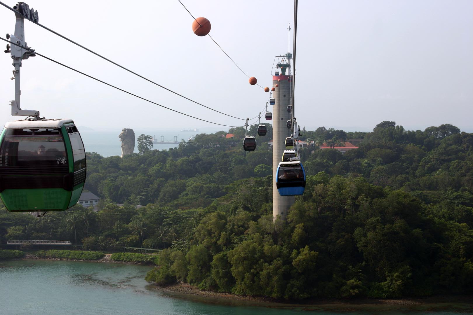 https://d3r8gwkgo0io6y.cloudfront.net/upload/cable car ride sentosa.jpg